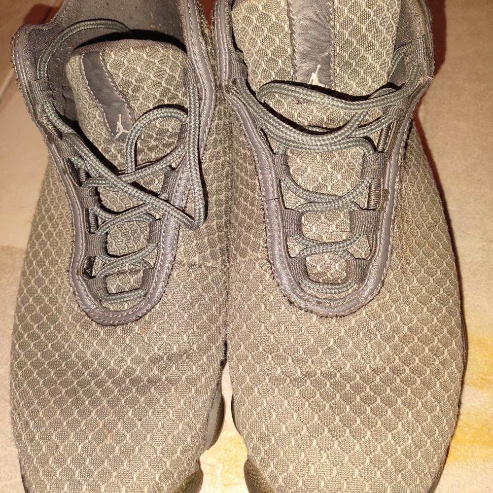 Men's size 9 Jordans
